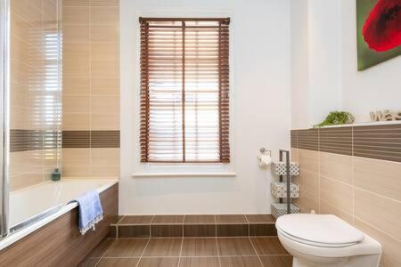 קאמברידג' Central, Stunning 2 Bed Apartment With Parking! מראה חיצוני תמונה
