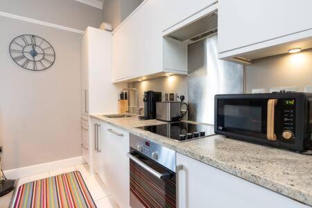 קאמברידג' Central, Stunning 2 Bed Apartment With Parking! מראה חיצוני תמונה